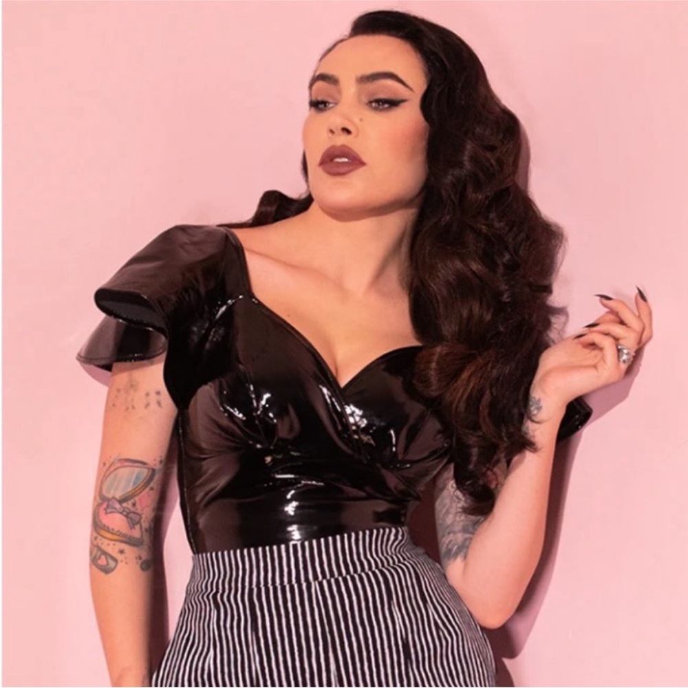 Vixen by Micheline Pitt Miss Kitty Vinyl Black Babydoll Flutter Sleeve Top Small
